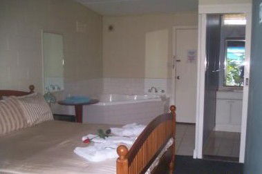 Copper Lantern Motel - Surfers Paradise Gold Coast 3
