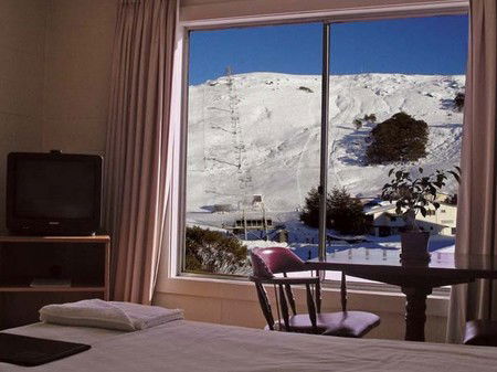 Falls Creek Hotel - Surfers Paradise Gold Coast 1