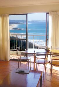 Beachfront Towers - Surfers Paradise Gold Coast 2