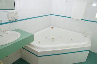 Sapphire Waters Motor Inn - Surfers Paradise Gold Coast 3