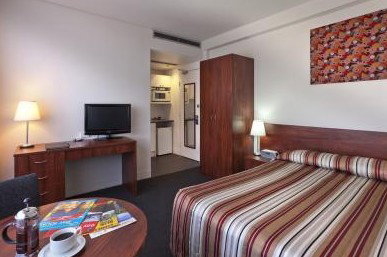 Macleay Serviced Apartment Hotel - Surfers Paradise Gold Coast 1