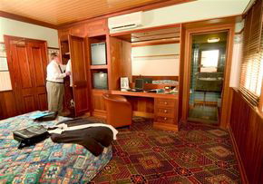 The Manly Hotel - Surfers Paradise Gold Coast 3