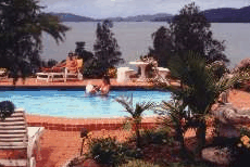 Galway Downs Lakeside Country House - Surfers Paradise Gold Coast