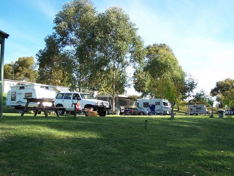 Robinvale Weir Caravan Park - Surfers Paradise Gold Coast 2