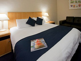 Ibis Styles Canberra Narrabundah - Surfers Paradise Gold Coast 1
