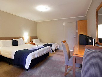 Ibis Styles Canberra Narrabundah - Surfers Paradise Gold Coast 2