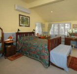 Main Creek Bower - Surfers Paradise Gold Coast