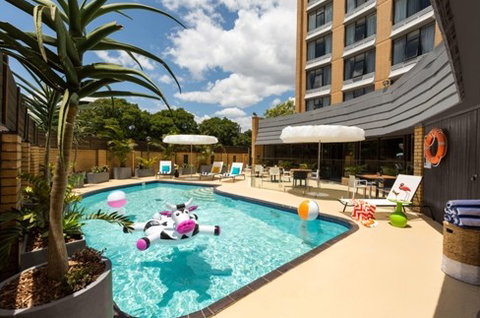 Atura Albury - Surfers Paradise Gold Coast 2