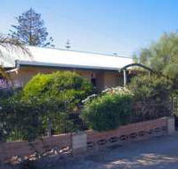 Smoky Bay Seaside Cottage - Surfers Paradise Gold Coast