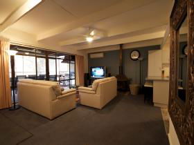 River Shack Rentals - The River Classic - Surfers Paradise Gold Coast 0