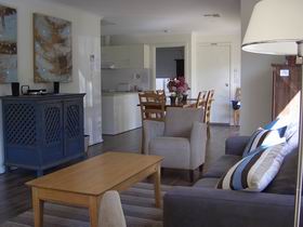 Saltaire Yellow - Surfers Paradise Gold Coast 0
