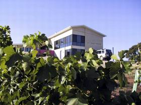 Mt Surmon Wines The Retreat - Surfers Paradise Gold Coast 0