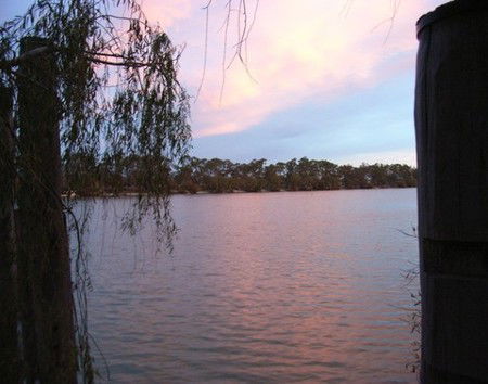 Mannum Caravan Park Cabins - Surfers Paradise Gold Coast 3