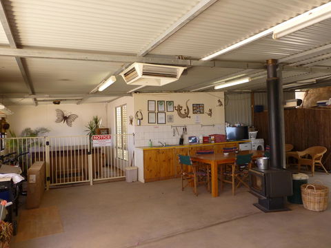 Underground Bed And Breakfast - Surfers Paradise Gold Coast 3