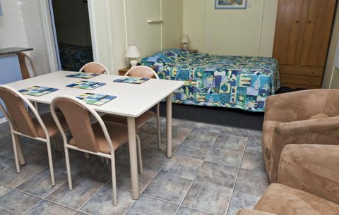 Modra's Apartments Tumby Bay - Surfers Paradise Gold Coast 3