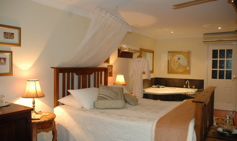 Paringa House B&B Stone Cottages - Surfers Paradise Gold Coast 4