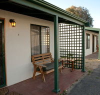 Moonta Bay Road Cabins and Cottages - Surfers Paradise Gold Coast
