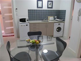 Adelaide's Norwood Apartment - Surfers Paradise Gold Coast 2