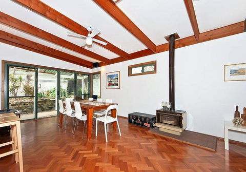 Sea Sand And Scrub Holiday House - Surfers Paradise Gold Coast 5