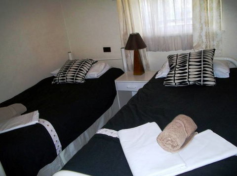 Beachside Apartment - Hove - Surfers Paradise Gold Coast 3