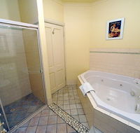 St Helens Cottages- Coach House - Surfers Paradise Gold Coast
