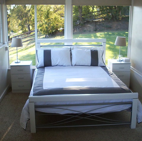 Riverfront Holiday House - Surfers Paradise Gold Coast 4