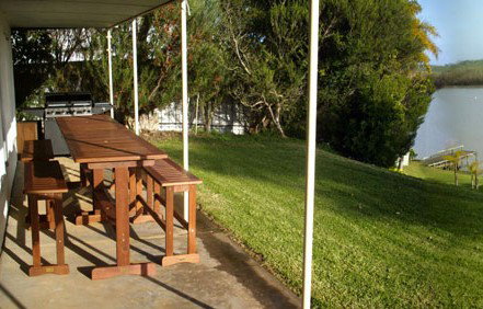 Riverfront Holiday House - Surfers Paradise Gold Coast 10