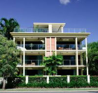 Cairns Beachfront Apartment - Surfers Paradise Gold Coast