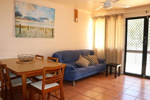 Pippies Beachhouse - Surfers Paradise Gold Coast 1