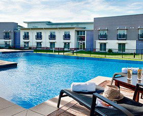 Springs Resort - Shoalhaven Sports Motel - Surfers Paradise Gold Coast 0
