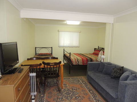 A Paradise Bungalow Waterfront - Surfers Paradise Gold Coast 4