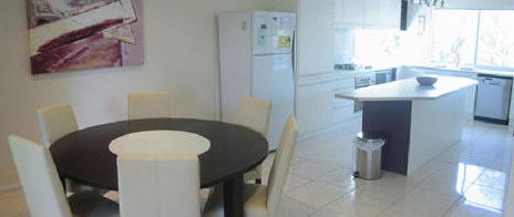 Benjamins Beach House - Surfers Paradise Gold Coast 2