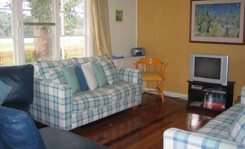 Calm Waters Waterfront Cottages - Surfers Paradise Gold Coast 3