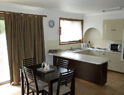 Aunty Mels Dog Friendly Holiday Cottage - Surfers Paradise Gold Coast 1