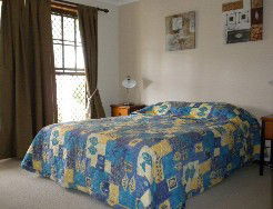 Aunty Mels Dog Friendly Holiday Cottage - Surfers Paradise Gold Coast 3