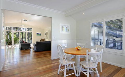 Away On Belongil Fields - Surfers Paradise Gold Coast 3