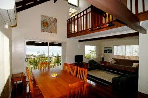 Beach House At Bonny Hills - Surfers Paradise Gold Coast 4