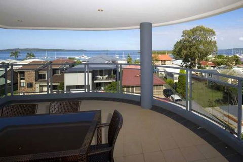 Flagship - Alta Mira - Surfers Paradise Gold Coast 3