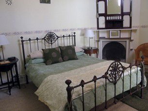 Araluen Old Courthouse Bed And Breakfast - Surfers Paradise Gold Coast 1