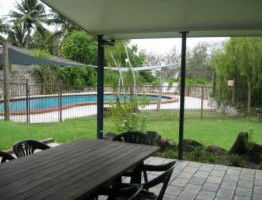 Bucasia Beach House - Surfers Paradise Gold Coast 1