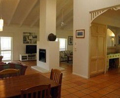 Moore Park Beach - Serenity Beach House - Surfers Paradise Gold Coast 1