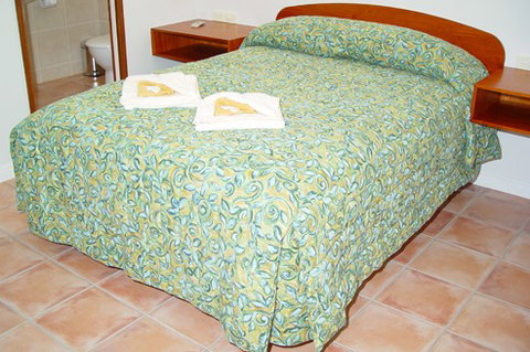 R & R @ Woodgate Beach - Surfers Paradise Gold Coast 0