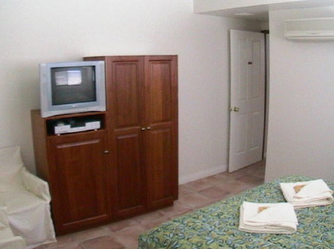 R & R @ Woodgate Beach - Surfers Paradise Gold Coast 1