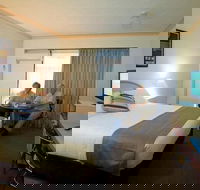 Longreach Motor Inn - Surfers Paradise Gold Coast