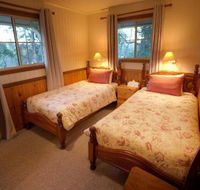 Accommodation Creek Cottages - Surfers Paradise Gold Coast