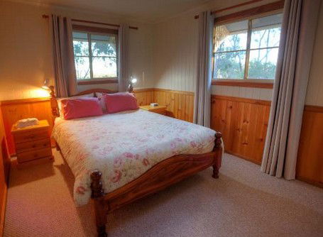 Accommodation Creek Cottages - Surfers Paradise Gold Coast 4