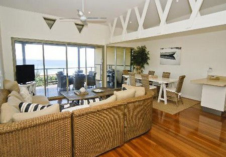 Claytons On Cylinder Beach Front Apartments - Surfers Paradise Gold Coast 1