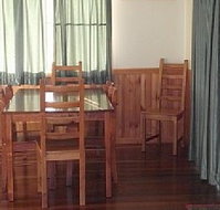 Pineview - Holiday Home - Surfers Paradise Gold Coast