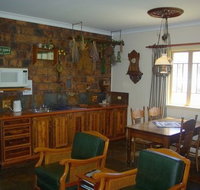 Colonial Cottage - Holiday Home - Surfers Paradise Gold Coast
