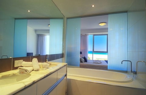 Reflection Tower Two - Surfers Paradise Gold Coast 1